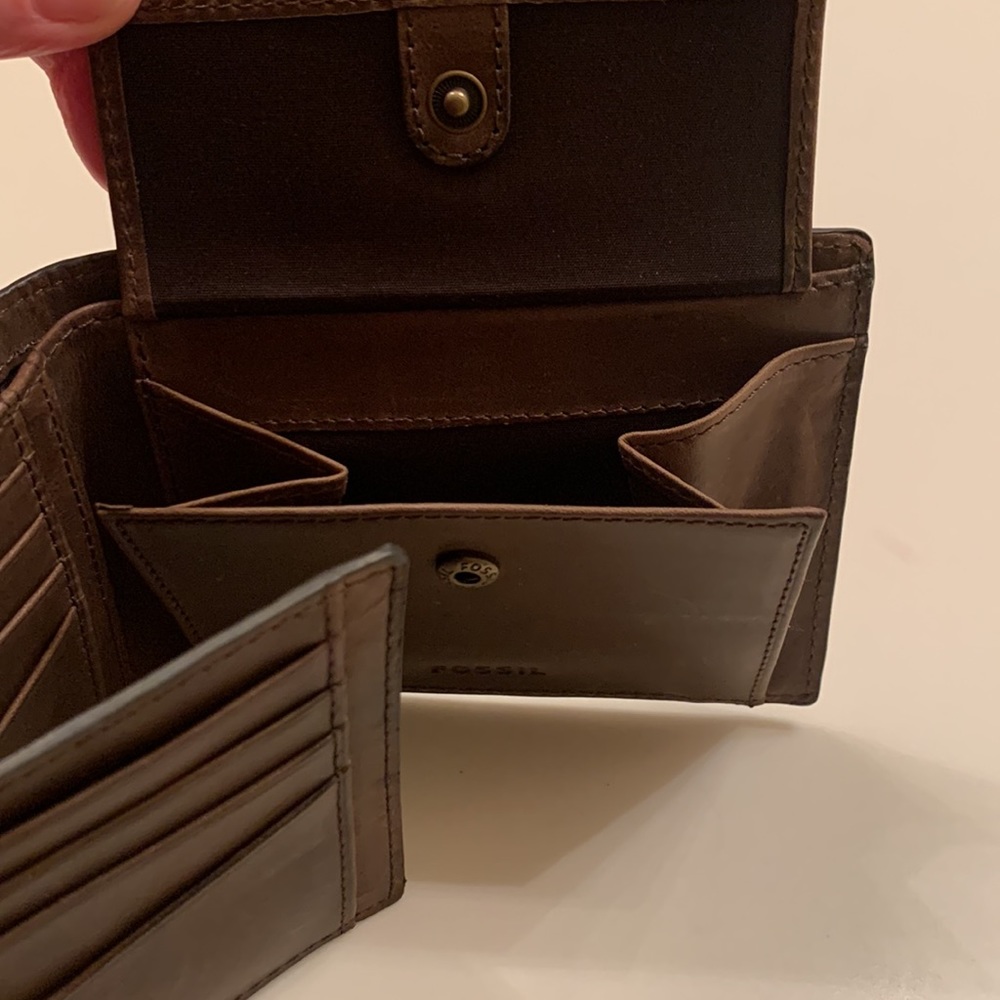 Dark brown, Mens Fossil wallet - Picture 5 of 6
